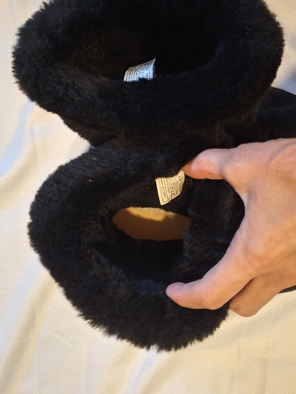 UGG Australia PATTEN Black Suede Sheepskin lined Boots Size US 9 Pull on
